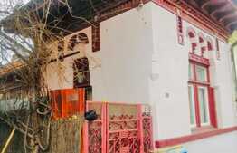 Casa renovabila de 3 camere, 90 mp utili, teren 226 mp, zona ultracentrala