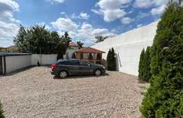 Apartament 2 camere, 50 mp, curte privata, zona centrala 