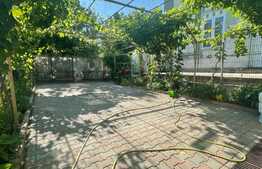 Casa S+P+E+M 9 camere, 460 mp utili, cartier Rovine