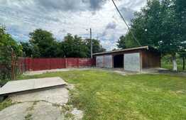  2 Case individuale 100 mp, teren 5000 mp, aproape de oras