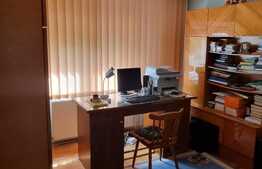 Apartament 3 camere, 80 mp, decomandat, zona George Enescu