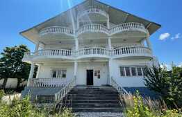 Proprietate pretabila servicii medicale, 500 mp utili, 2000 mp teren, Bals