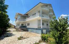 Proprietate pretabila servicii medicale, 500 mp utili, 2000 mp teren, Bals