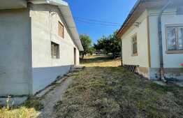 Casa batraneasca si teren de 8000 mp, Vulpeni