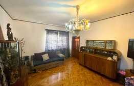 Casa si teren de 1217 mp, front 15 m, zona superba, Central