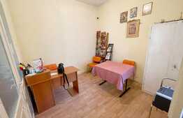 Casa 3 camere, 300 mp teren, centrala proprie, Piata Mare