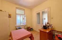 Casa 3 camere, 300 mp teren, centrala proprie, Piata Mare