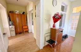 Casa 3 camere, 300 mp teren, centrala proprie, Piata Mare