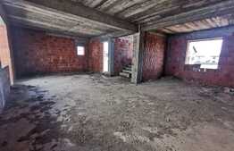 Ofertă! Casă la rosu, 140 mp utili, 520 mp curte, zona Metro