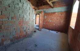 Ofertă! Casă la rosu, 140 mp utili, 520 mp curte, zona Metro