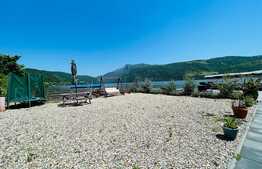 Pensiune 360 mp utili, teren 600 mp, Dubova