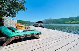 Pensiune 360 mp utili, teren 600 mp, Dubova