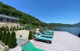 Pensiune 360 mp utili, teren 600 mp, Dubova