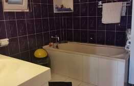  Casă deosebită, 133 mp utili, curte 281 mp, zona hotel Ambasador