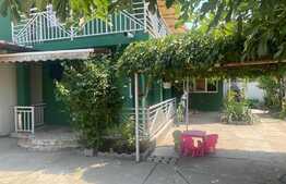  Casă deosebită, 133 mp utili, curte 281 mp, zona hotel Ambasador