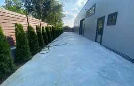 Hala cu spatii comerciale, 250 mp, pretabila Showroom, zona Malu Mare, DN 55