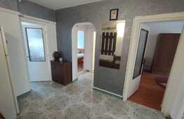 Apartament de 3 camere, 57 mp, decomandat, zona Rotonda