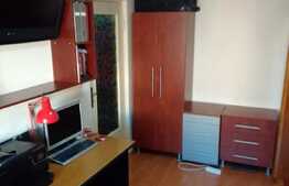 Garsoniera, etaj intermediar, zona Posta Rovine