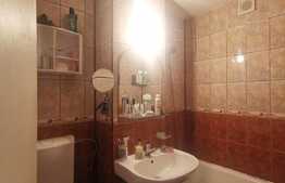 Garsoniera, etaj intermediar, zona Posta Rovine