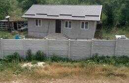 Casa la roșu, 2 camere, 100 mp, teren 2000 mp, comuna Sopot