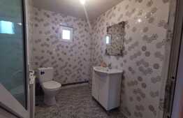 Casă de 165 mp, teren 252 mp, zona Cernele