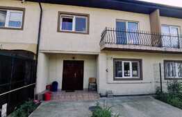 Casa in duplex, 130 mp, teren 300 mp, zona Ford