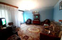 Apartament 3 camere, decomandat, 74 mp, Rovine