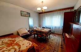 Apartament 3 camere, decomandat, 74 mp, Rovine