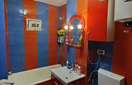 Apartament de 2 camere, 52 mp, decomandat, zona Parculet Rovine