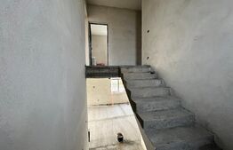 Casă individuală cu 6 camere, 250 mp și 664 mp teren, Cârcea