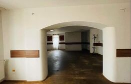 Spatiu comercial ultracentral, 100 mp utili pe plan parter si 100 mp terasa, in Centrul Vechi