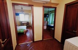 Apartament de 3 camere, 98 mp, centrala termica, zona Piata Mare