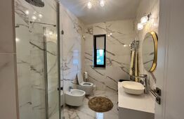  REDUCERE! Apartament de 4 camere, 103 mp utili cu terasă și două locuri de parcare, Ultracentral