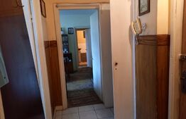 Apartament 3 camere, semidecomandat, zona Nanterre 