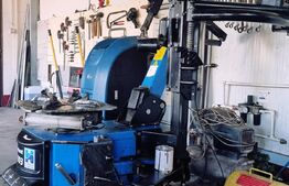 Service auto si spalatorie, cu 756 mp teren intravilan, Malu Mare!