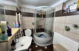 Casă pe parter de 95 mp utili, curte mare de 1.300 mp, Cârcea