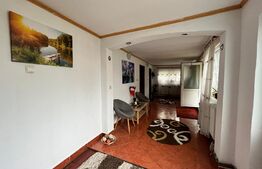 Casă pe parter de 95 mp utili, curte mare de 1.300 mp, Cârcea