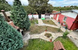 Casă pe parter de 95 mp utili, curte mare de 1.300 mp, Cârcea