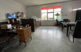 Casa de 543 mp utili, cu spatiu comercial la parter, Simnicu de Sus