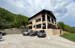  Pensiune 4*, 3500 mp, teren 4500 mp, pe malul Dunarii, Dubova