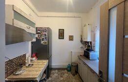 Apartament in casa, 4 camere, 76.8 mp utili, Central