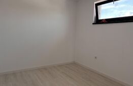 Casă de 100 mp, teren 243 mp,cu terasă,zona Damilla