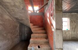 Casă de 100 mp, teren 243 mp,cu terasă,zona Damilla