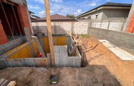 Casă de 100 mp, teren 243 mp,cu terasă,zona Damilla