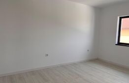 Casă de 100 mp, teren 243 mp,cu terasă,zona Damilla