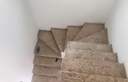 Casă de 100 mp, teren 243 mp,cu terasă,zona Damilla