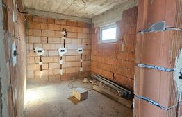 Casă Spațioasă în Dej - Teren Mare, Perfectă pentru o famile.