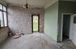 Casa 100 metri patrati cu teren aferent 800 metri patrati