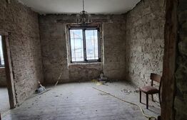 Casa 100 metri patrati cu teren aferent 800 metri patrati