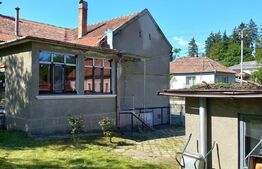 Casa 100 metri patrati cu teren aferent 800 metri patrati